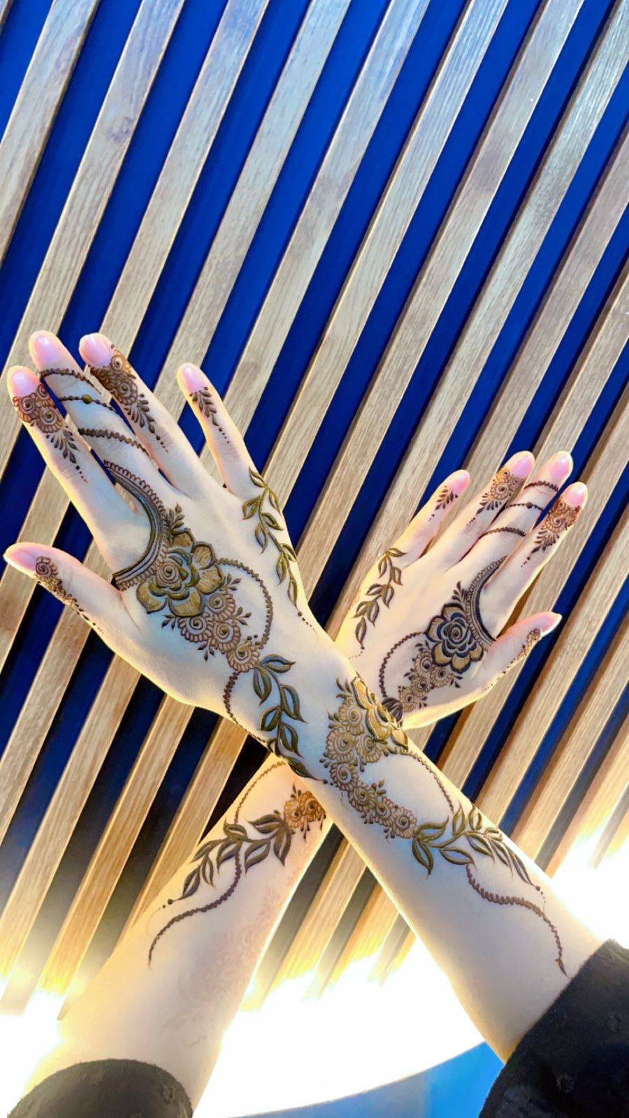 Heena Artist Mirdif Dubai - Razan Salon